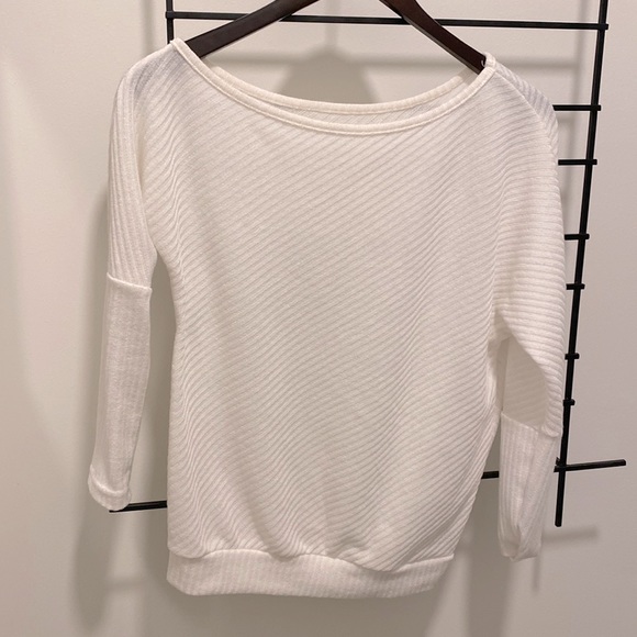 White drop sleeve top - Picture 2 of 4